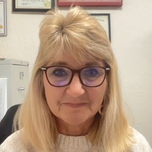 Meet your Posher, Debbie